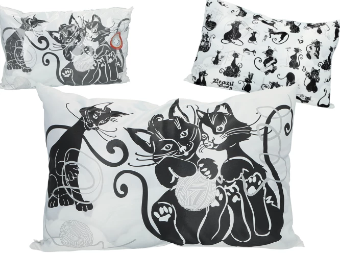 Подушка на молнии "Кошачий мир - Кошки и моток шерсти" (белый фон) 40х60 см